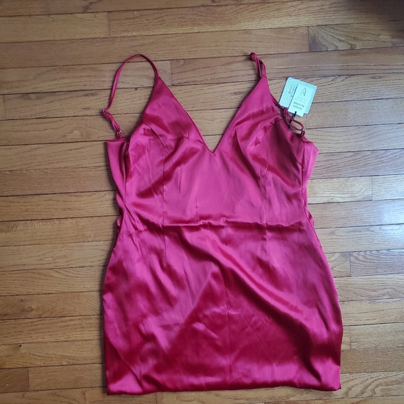 Satin red mini dress - Picture 1 of 3